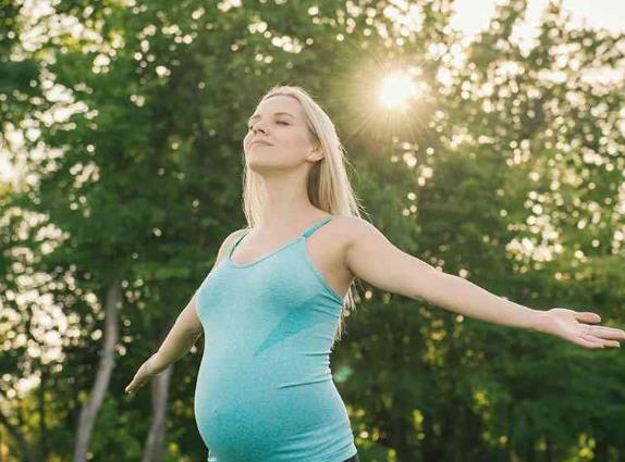 晚期肚子发硬发紧是男宝还是女宝？如何辨别是男孩还是女孩？.jpg