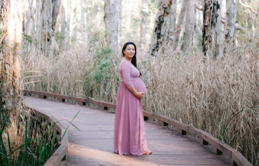女职工在产假中居家办公是否有权享受全部福利.png